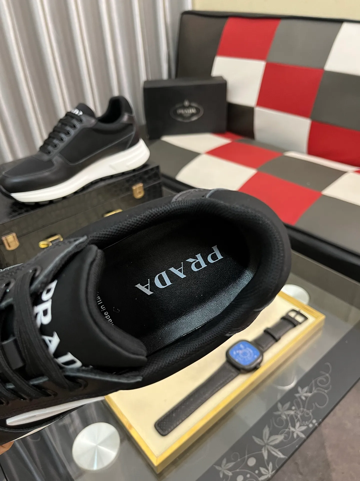 Men's shoes 💰420⌚️⌚️Prada•PRADA original quality.~ Unique modern style sneakers. 🏃A must-have casual shoe for trendy men😍😍 Original brand imported from Italy, imported original leather, sheep lining (refuses to discolor and grind feet) Sole: Original sole provided by the original factory, French lazy style design ⚠️Fit to the feet, original quality, super comfortable original sole. It’s like shooting the real thing🎬The real thing is better, high-quality sneakers Size: 38-444️⃣Colors available
